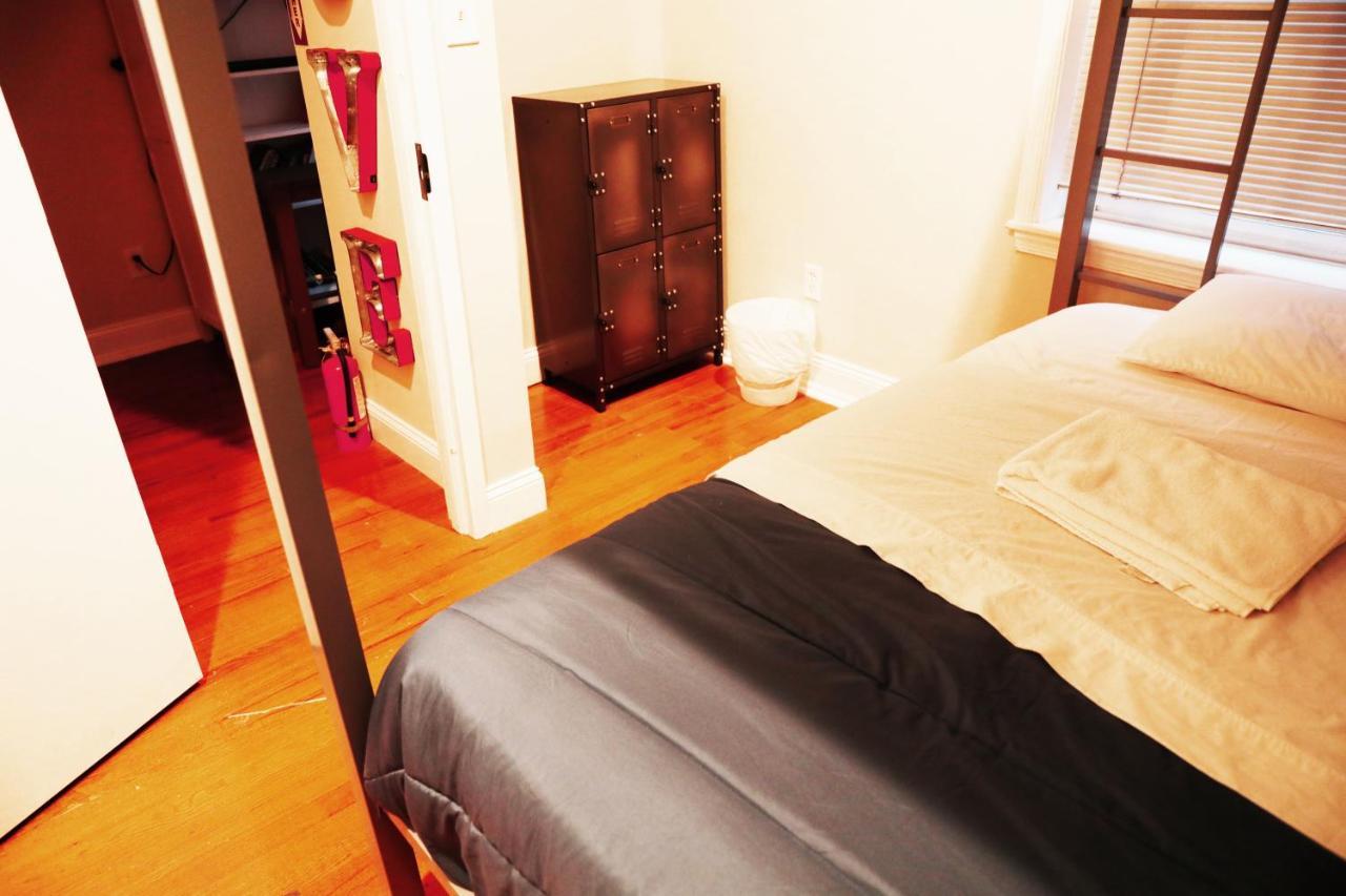 Duo Housing (Adults Only) Hostel *