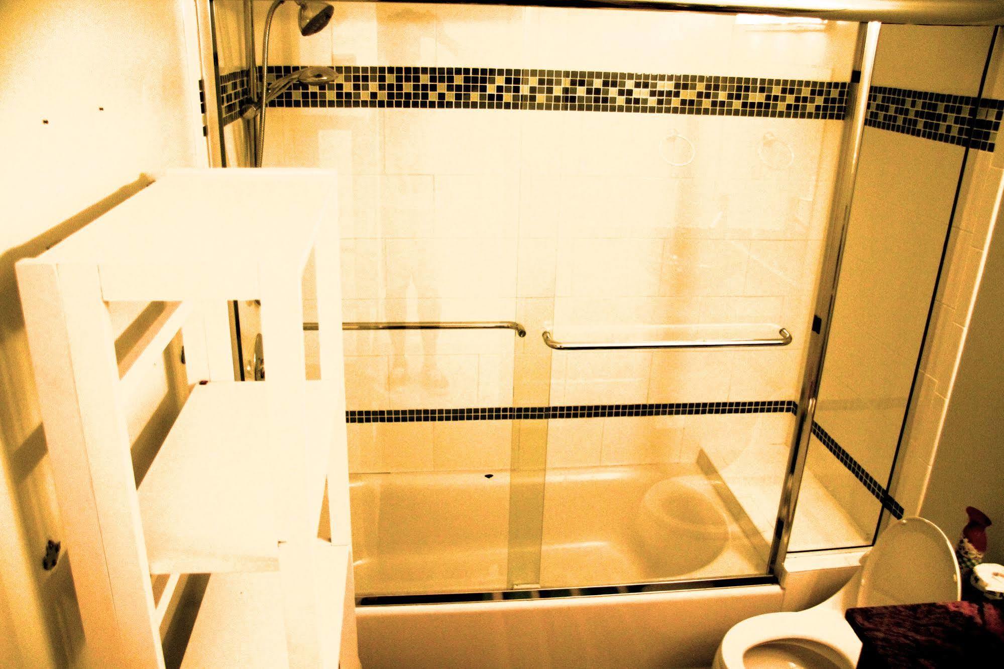 Duo Housing (Adults Only) Hostel *