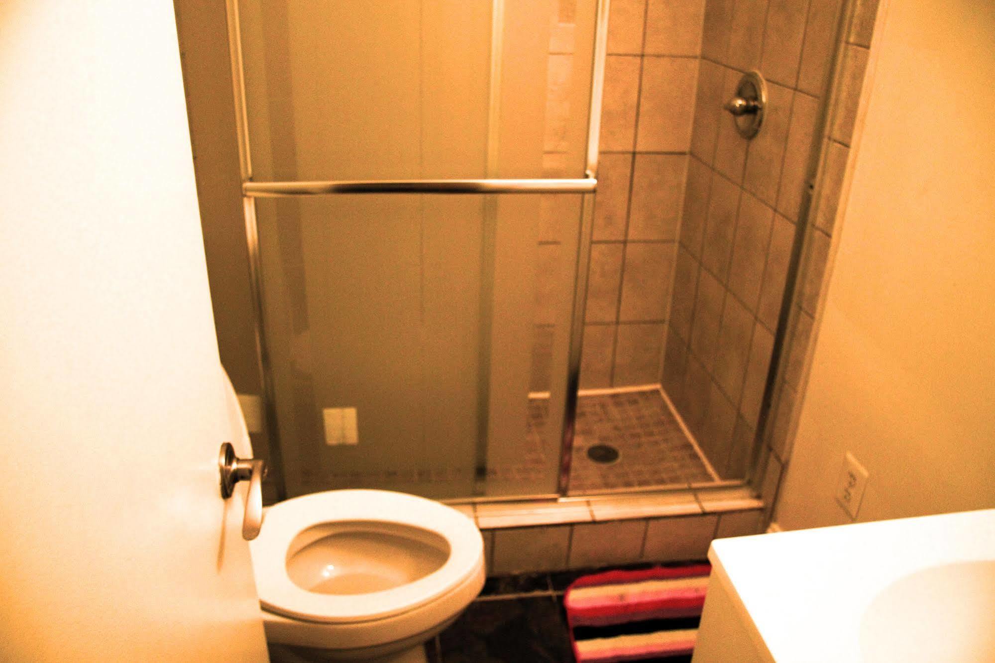 Duo Housing (Adults Only) *